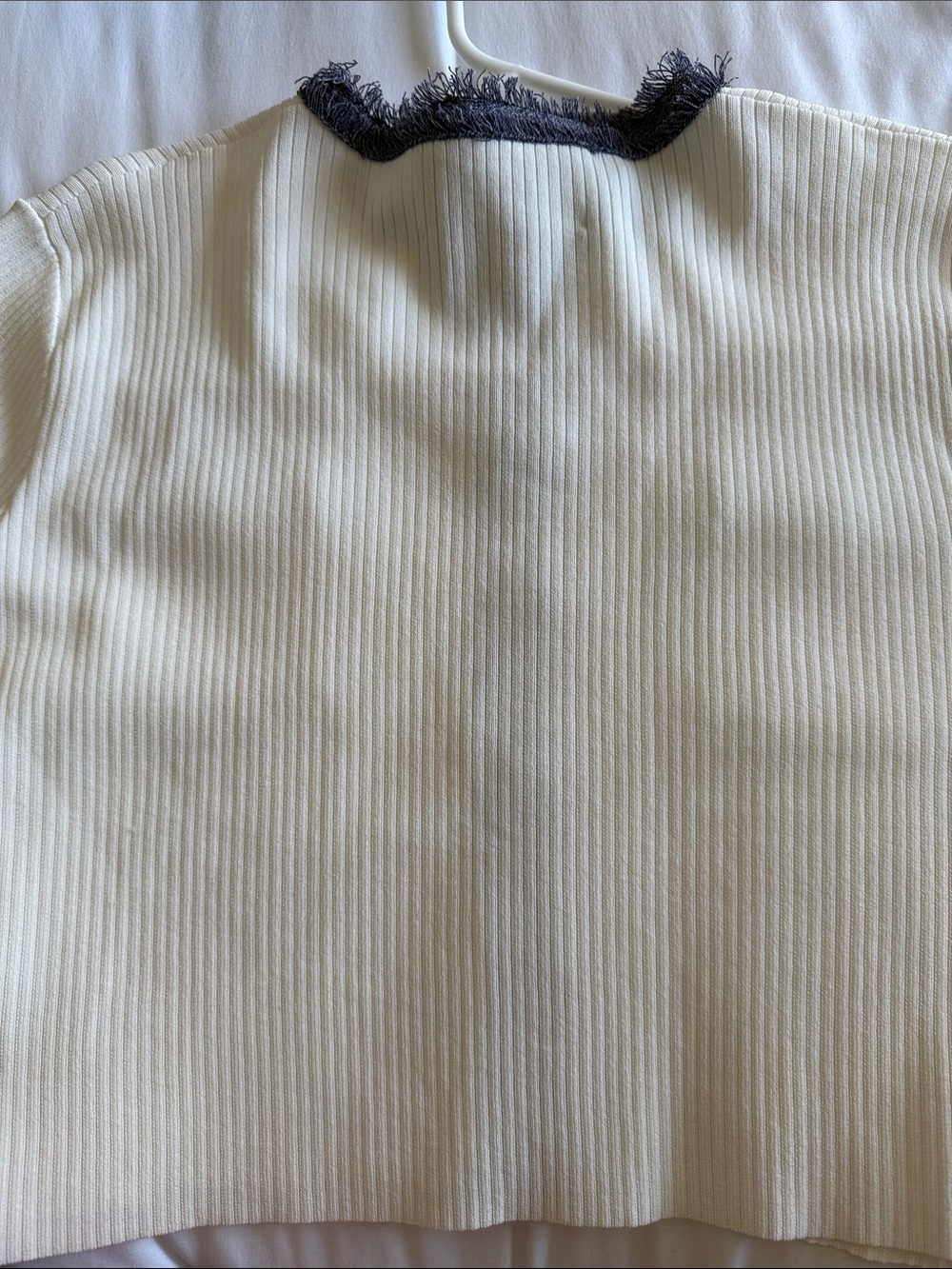 ❌❌SOLD❌❌Aleeza Paris Ivory Knit Cardigan with Navy Trim NWT gorgeous - Picture 5 of 8
